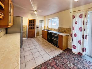 Kitchen- click for photo gallery